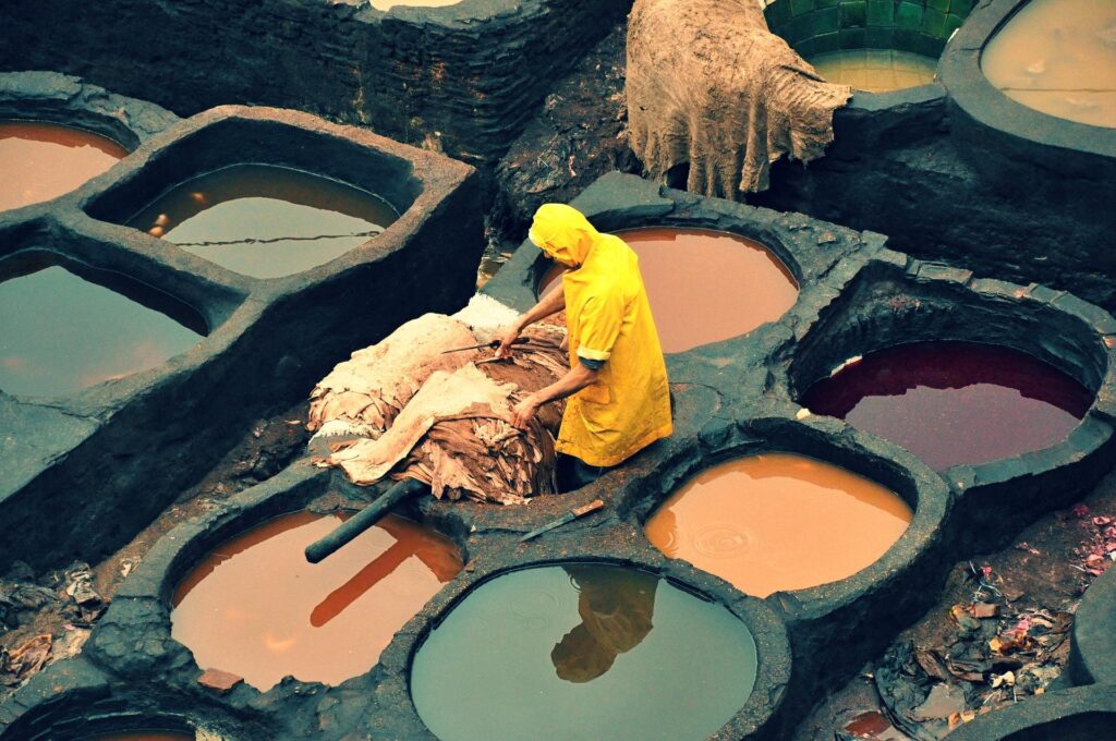 worker dying leather 